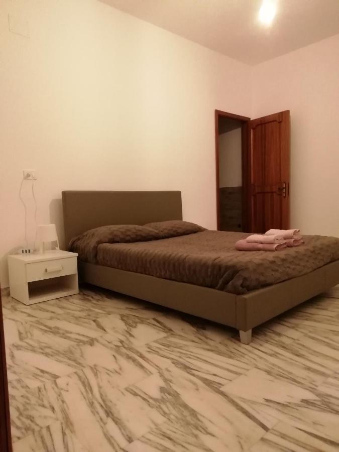 Thomas'S Home - Appartamento A Comiso Exterior foto