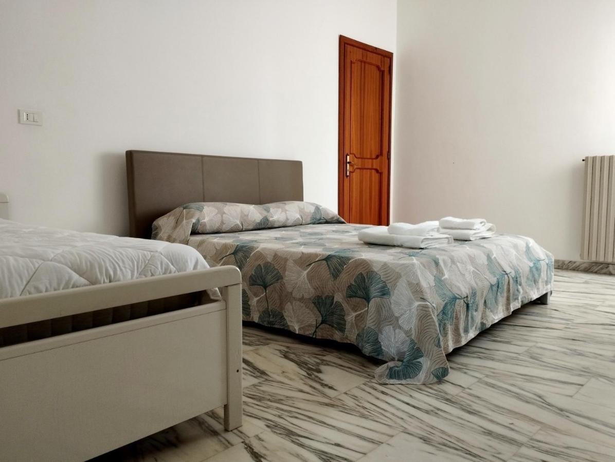 Thomas'S Home - Appartamento A Comiso Exterior foto